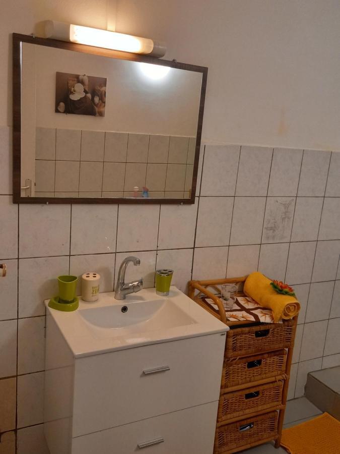Bel Appartement - Proche Des Plages De Sainte Anne Kültér fotó