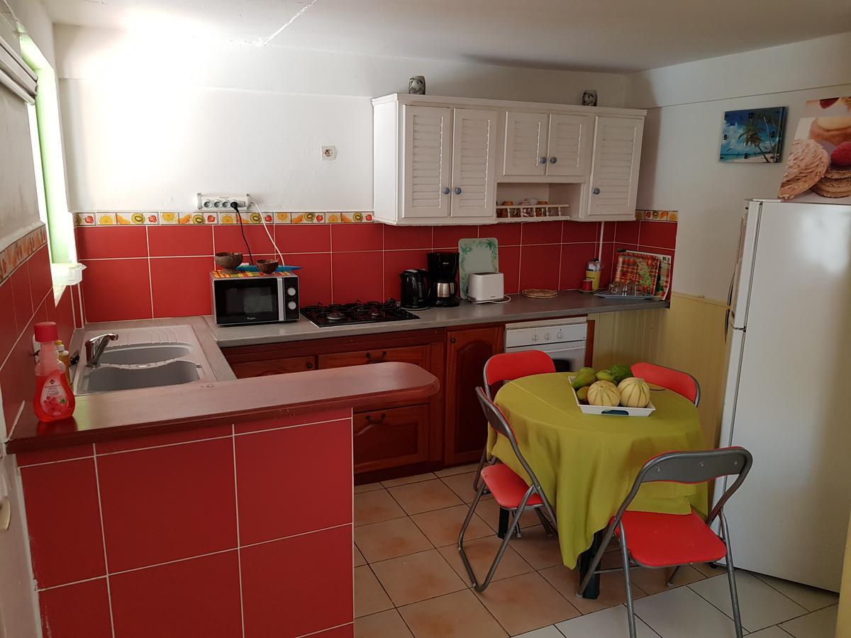 Bel Appartement - Proche Des Plages De Sainte Anne Kültér fotó