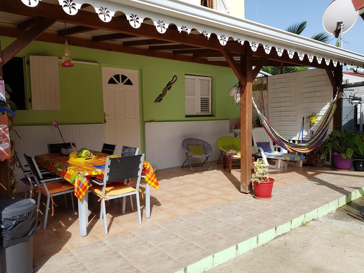 Bel Appartement - Proche Des Plages De Sainte Anne Kültér fotó